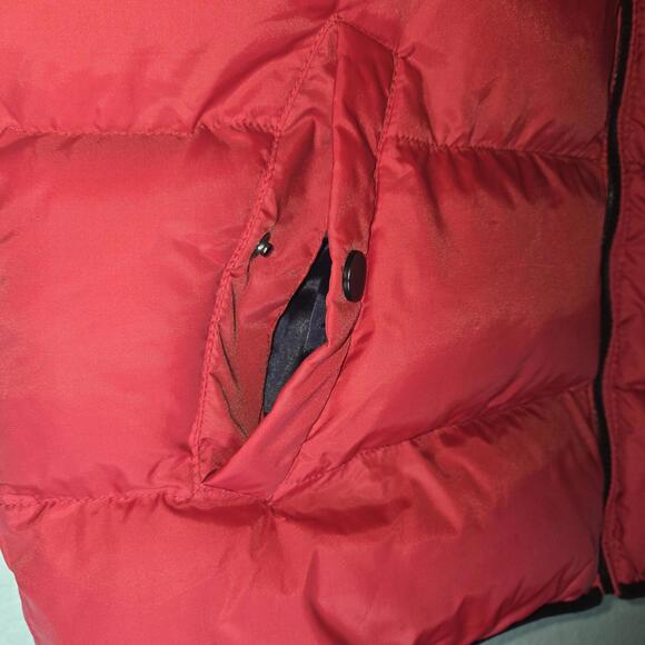 Universal Studios Mens Back To The Future Marty McFly Red Puffer Vest S Tall - Picture 3 of 10